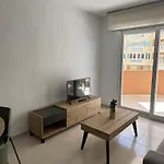 Hawaii V 4b - By Watermelon Apartment